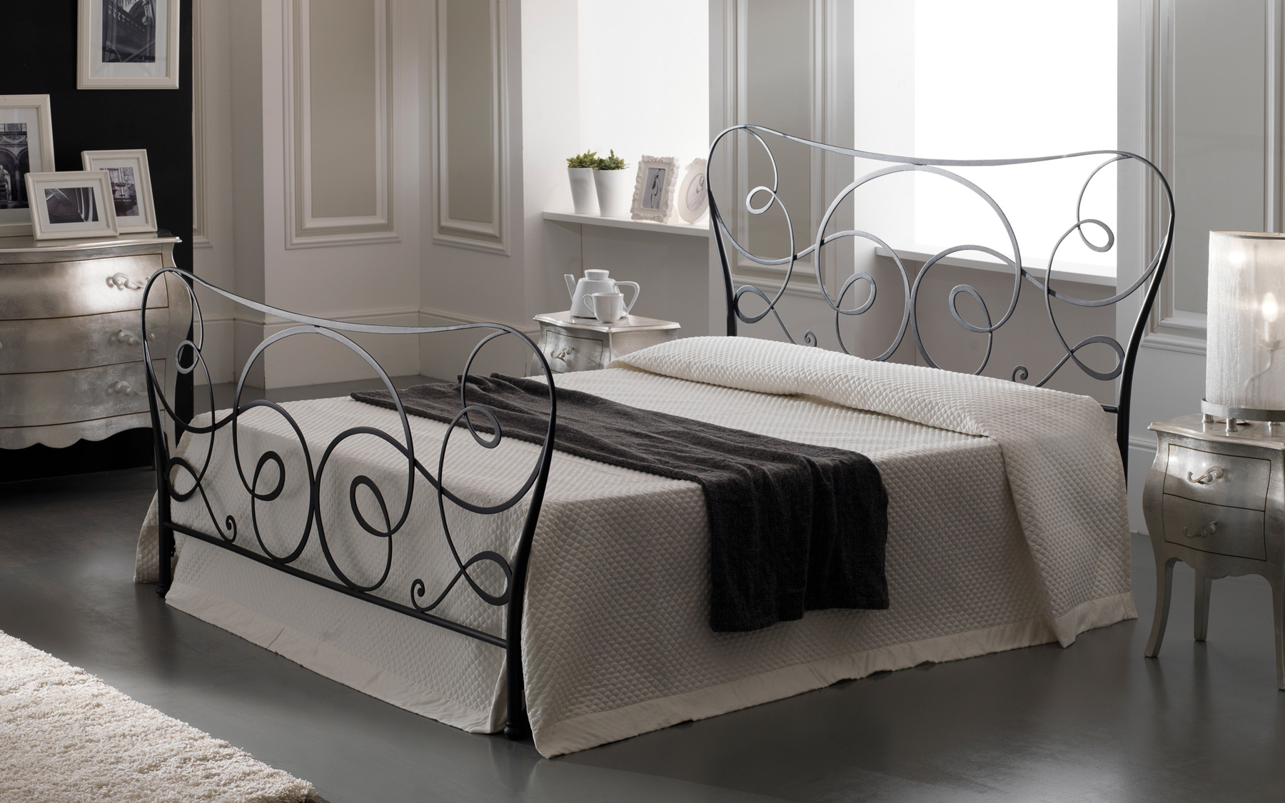 letto in ferro matrimoniale in finitura polvere grigio