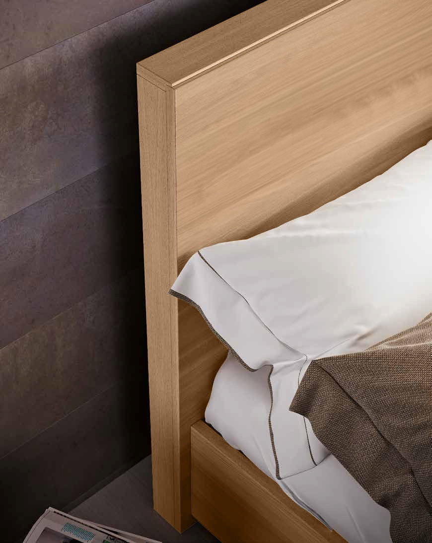 Letto matrimoniale versione king size, design moderno