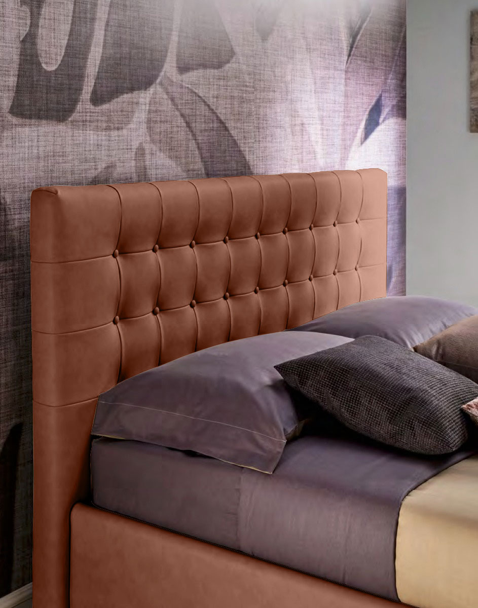 Letto matrimoniale Anima king size in ecopelle Cuoio con testata lavorata