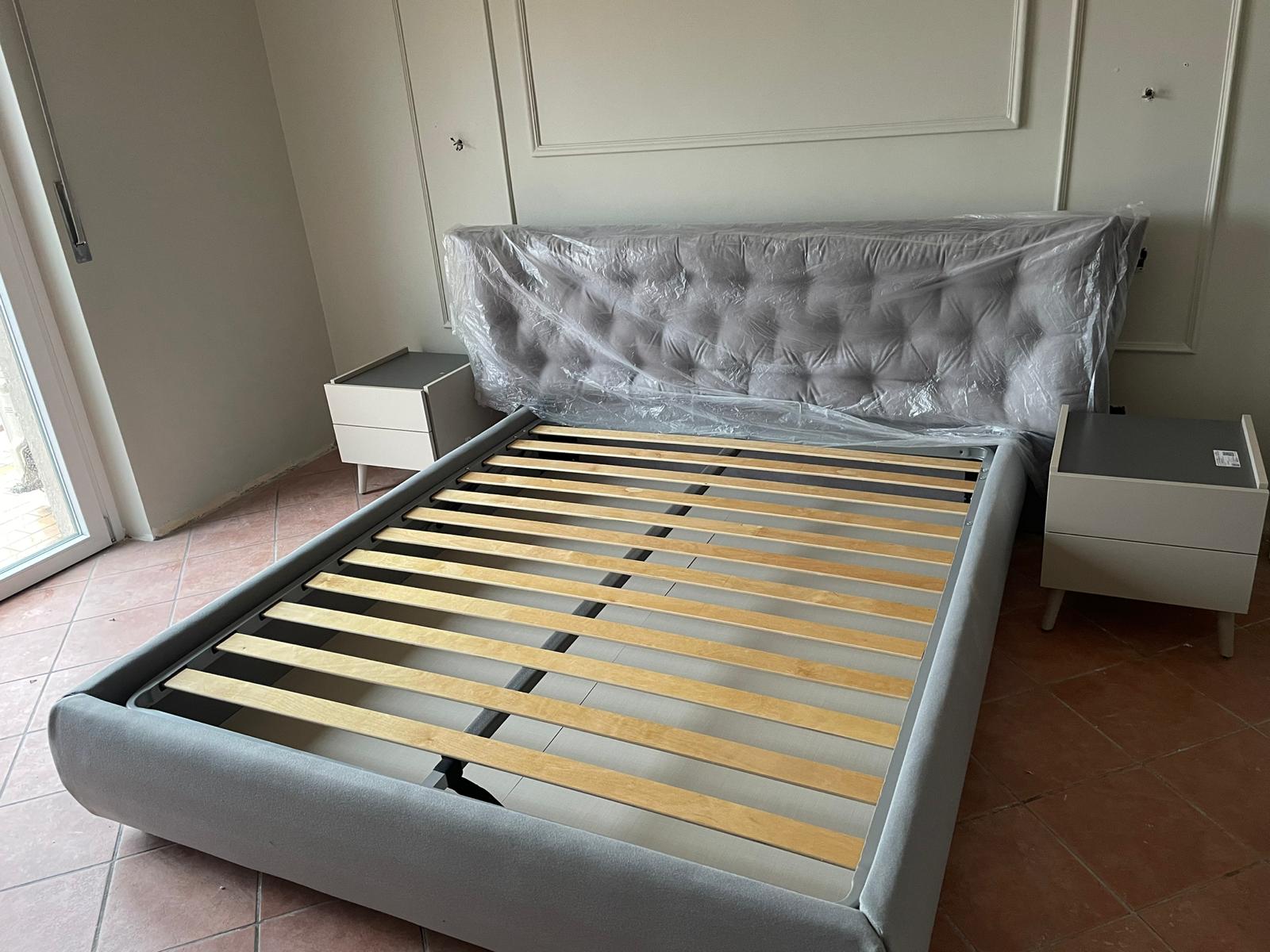 letto grigio in offerta