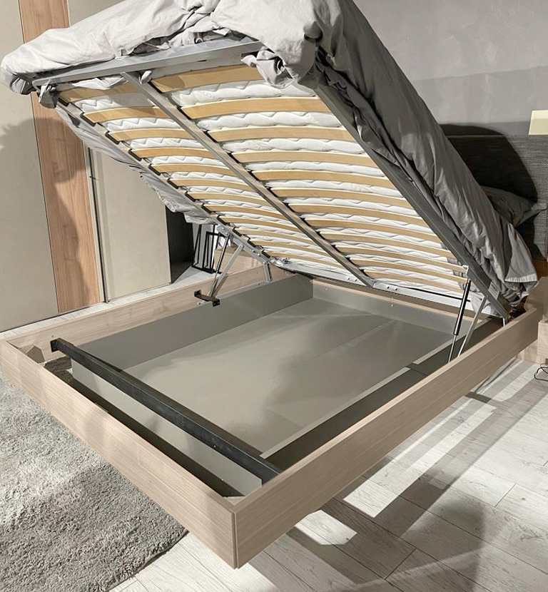 Letto contenitore matrimoniale Ester, finitura Bianco altea e Orzo con testata tessuto Beige