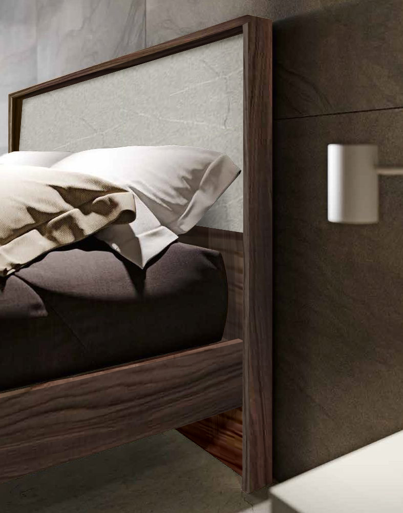 Letto matrimoniale in legno, Noce Moro con inserto Graniglia scura