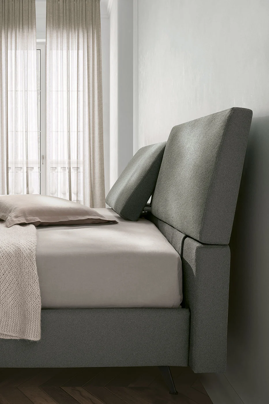 letto con testata reclinabile