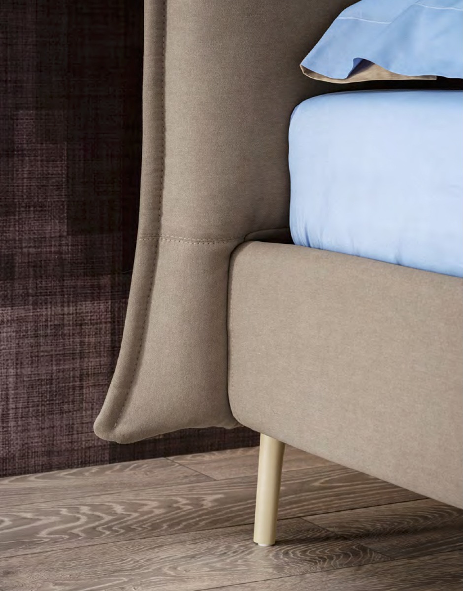 Letto matrimoniale Nathy, design moderno in finitura Savana