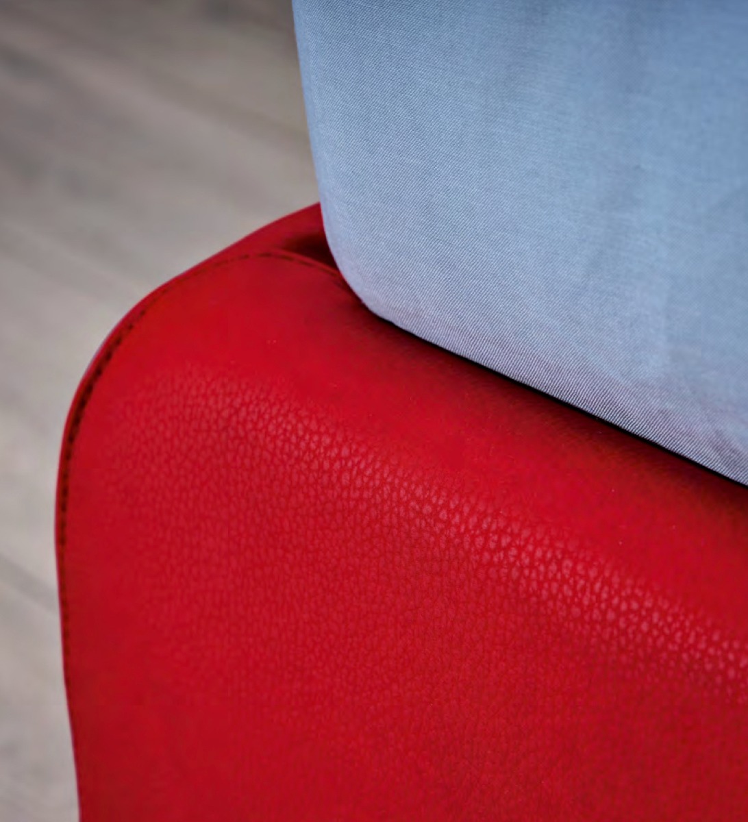 Letto singolo Peak Moretti Compact in ecopelle rosso Rubino con ruote