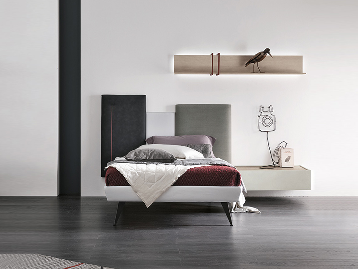 Letto testiera sfalsata, una piazza e mezza, ecopelle 