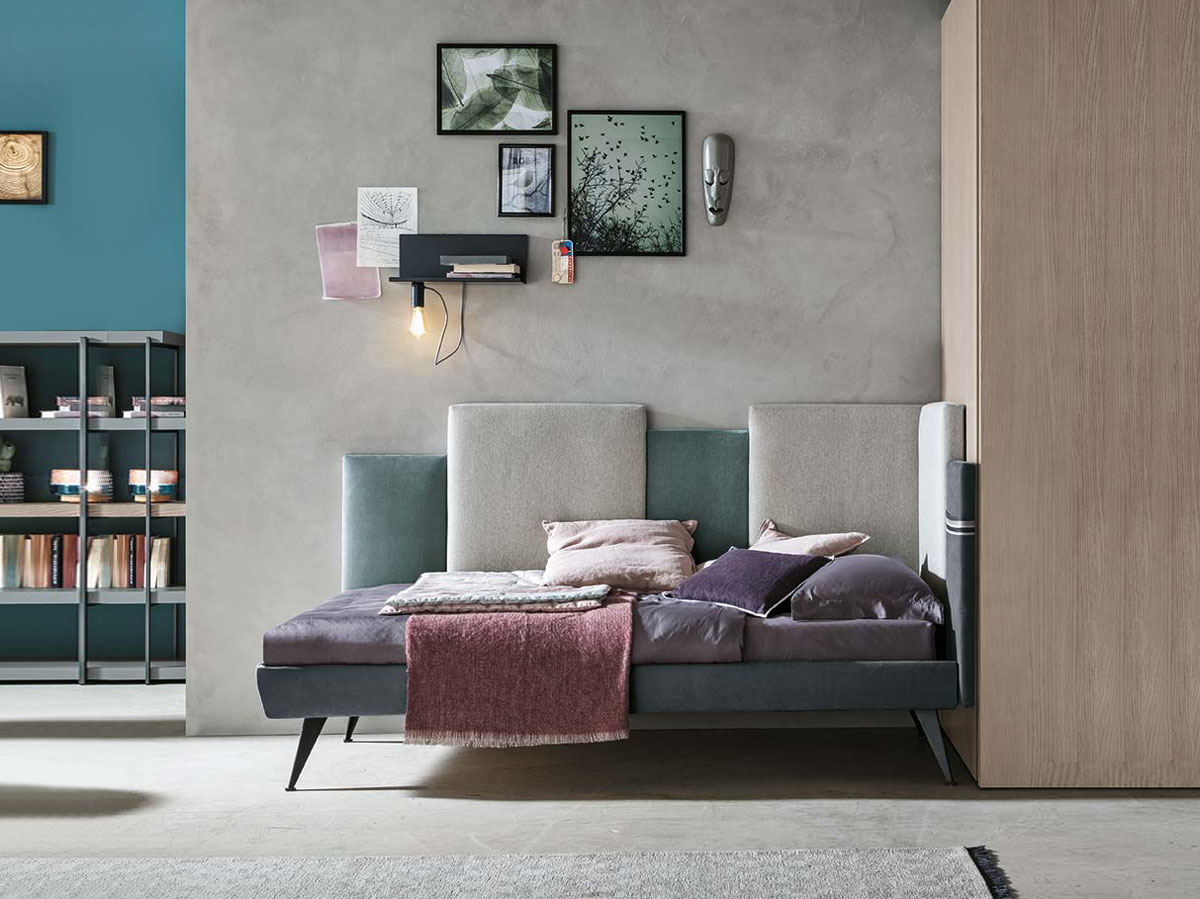 Letto singolo testata su due lati, finitura Salvia e Grigio chiaro