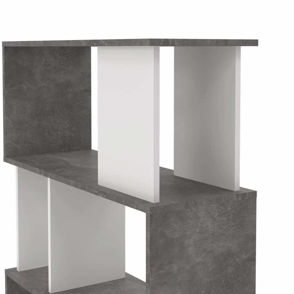 Libreria con ripiani 