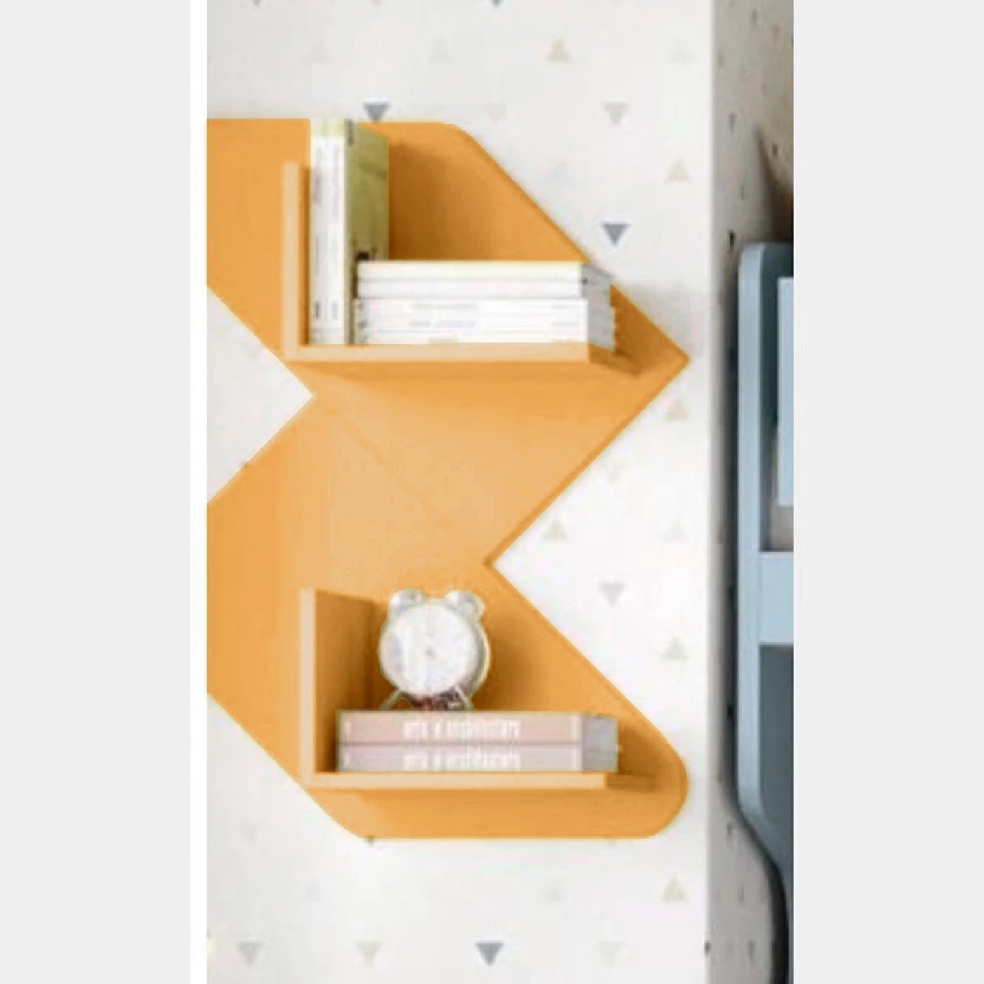 Libreria sospesa Miele, Made in Italy