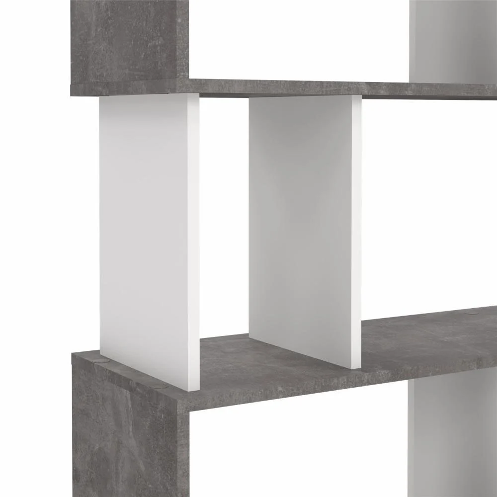 Libreria con ripiani 