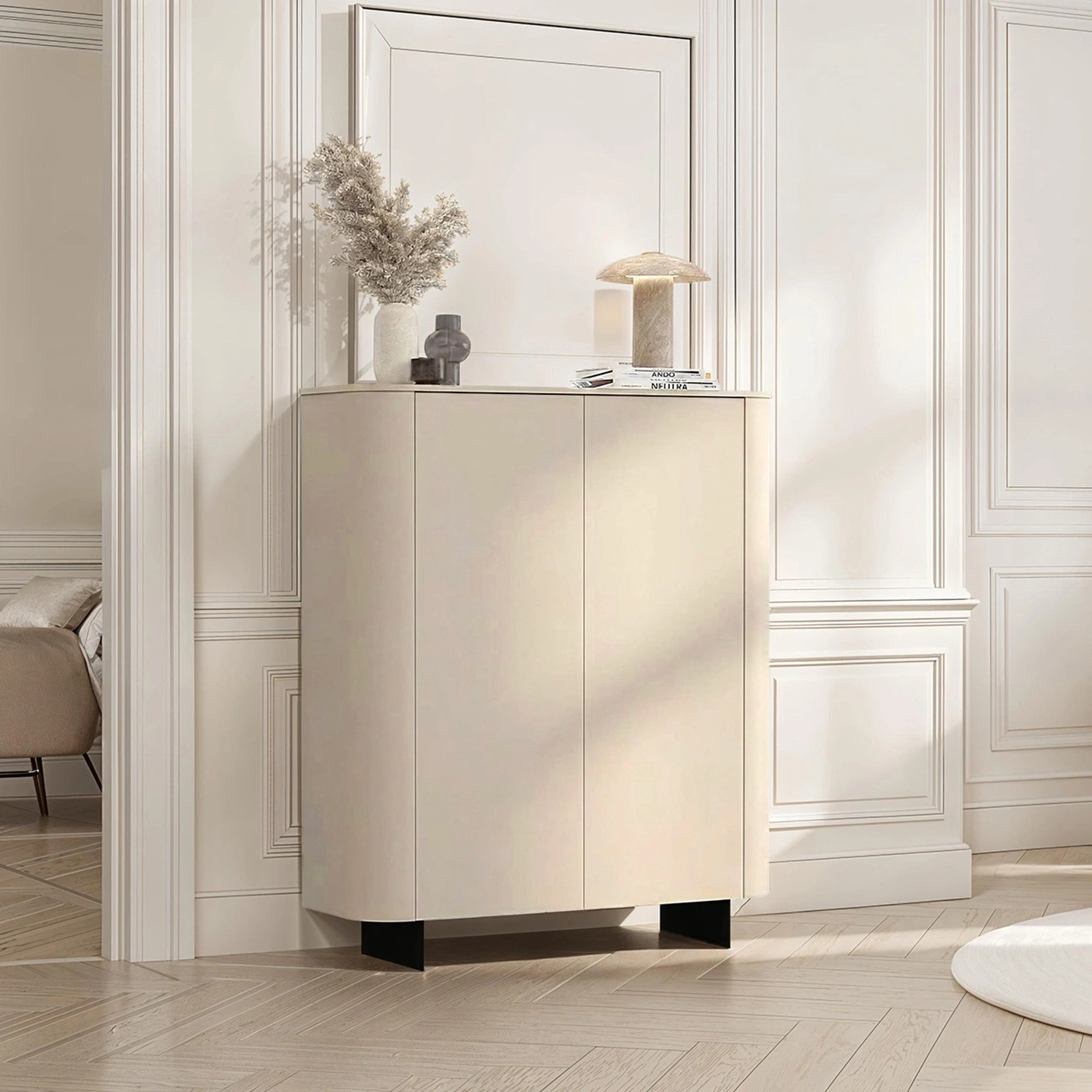 Madia alta a 2 ante, L.130 H.154 P.43, in finitura Cashmere e piedini Lava