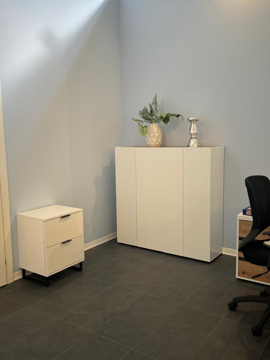 Madia moderna 3 ante, Bianco lucido con top Rovere in offerta 