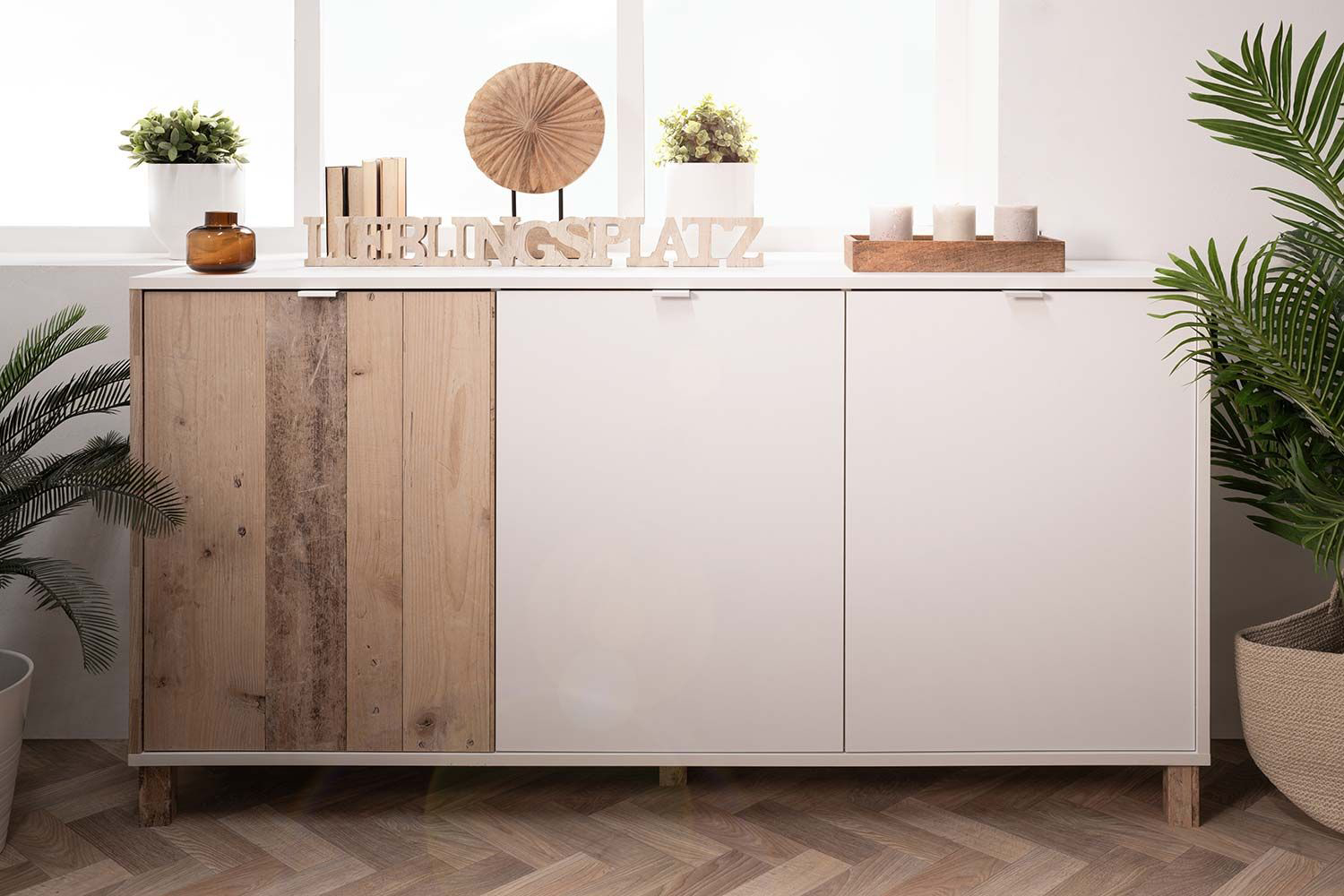 Madia Kilsbo con 3 ante in finitura Bianco opaco e Legno vecchio