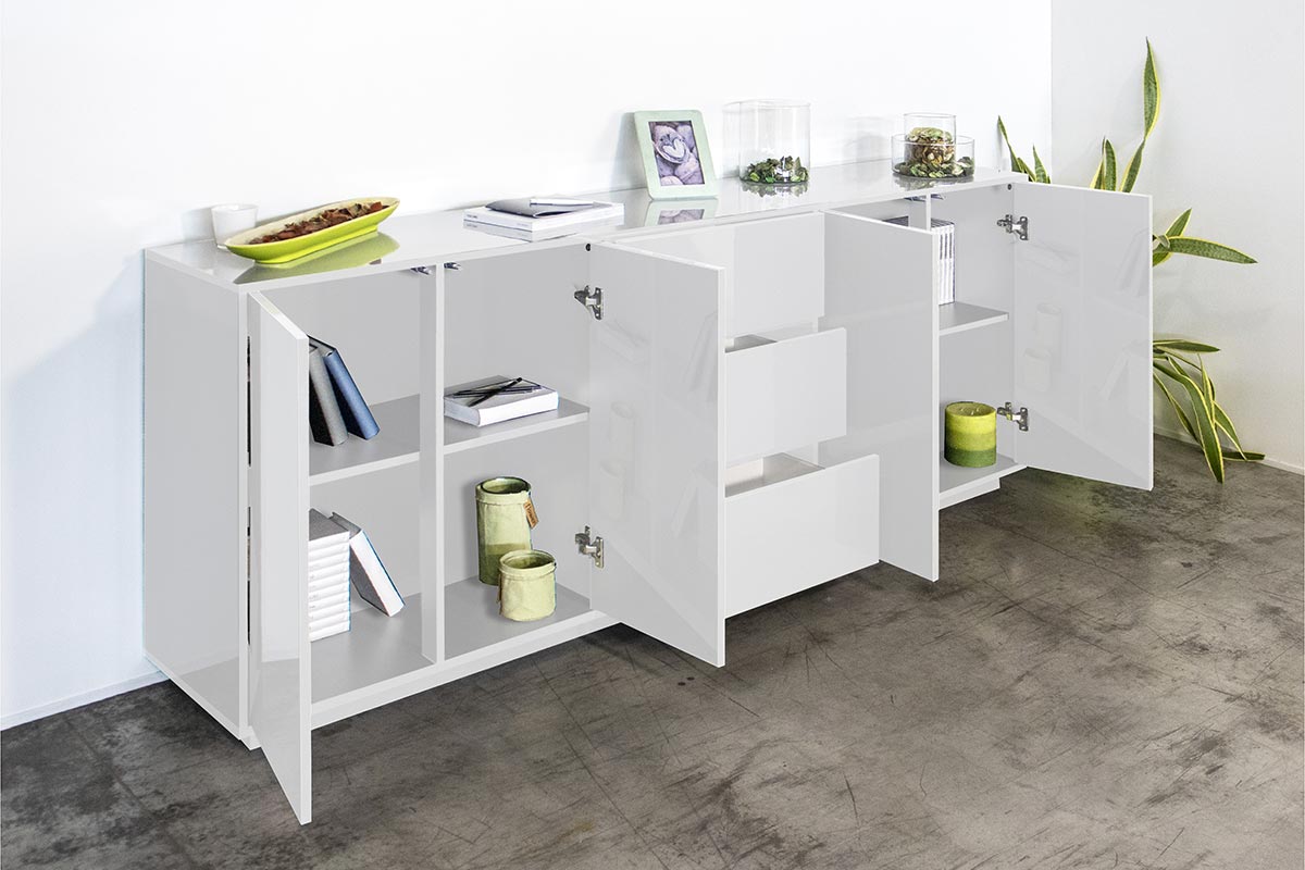 Madia in appoggio bianca laccata lucida con due ante e tre cassetti