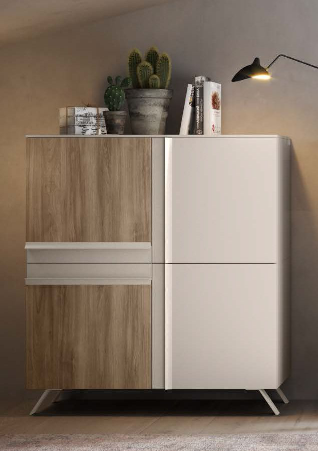 Madia alta Saimaa con 4 ante e maniglie a gola in finitura Noce naturale e Cachemire