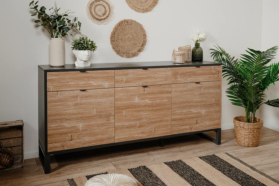 Madia moderna con tre ante e tre cassetti in finitura antracite e bamboo