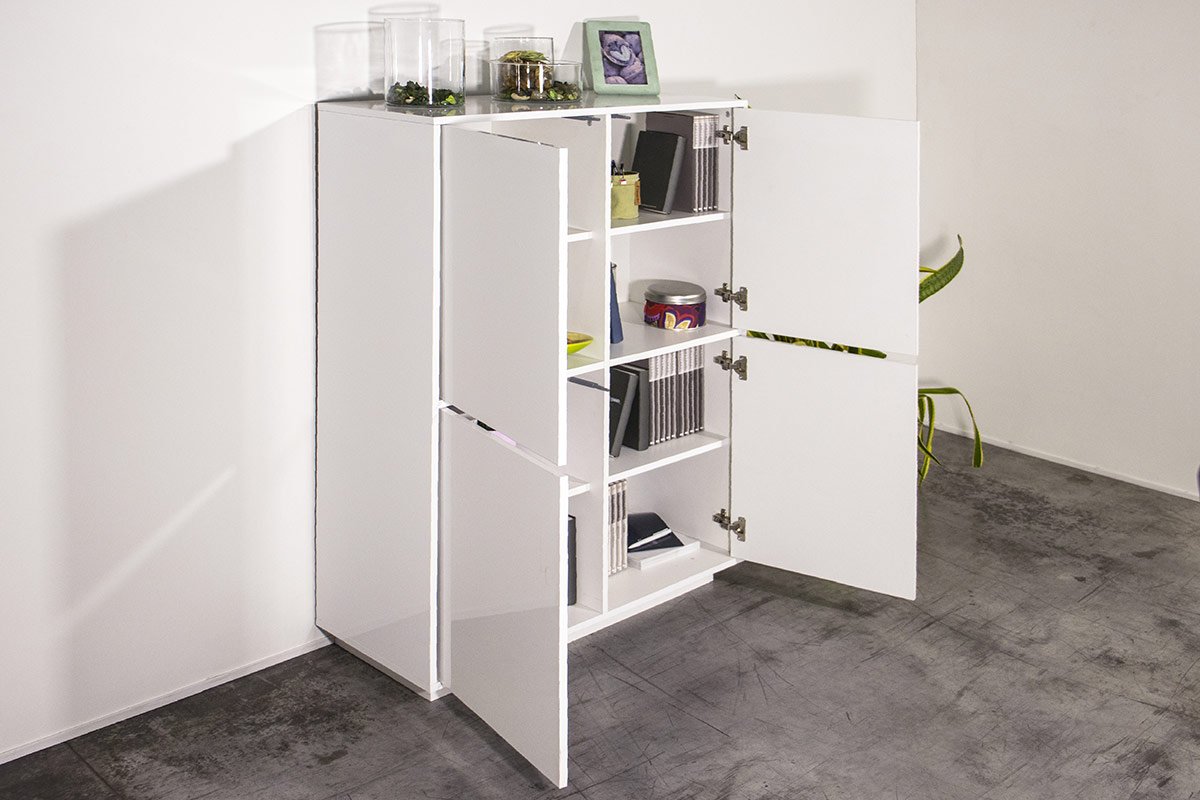 Moderna madia credenza alta di design con quattro ante bianco bianca laccata lucida