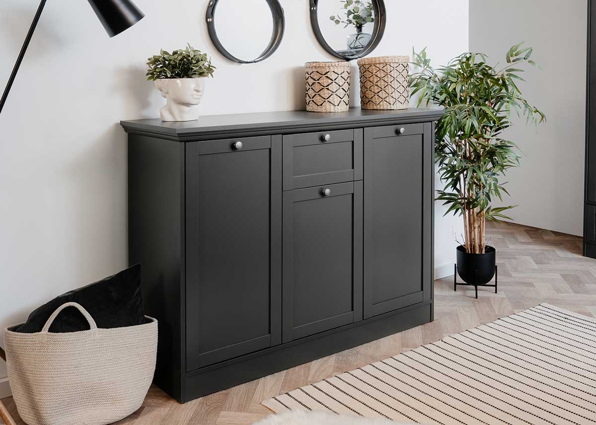 Composizione nordica per l'ingresso grigia antracite 