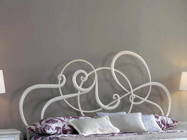 Letto in ferro battuto  Mozart, colore bianco anticato oro, made in Italy