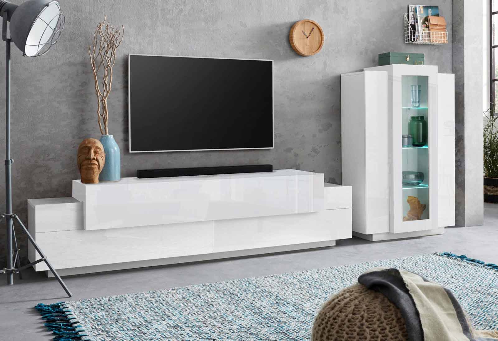 Conveniente Soggiorno elegante con vetrina e porta tv in finitura Bianca