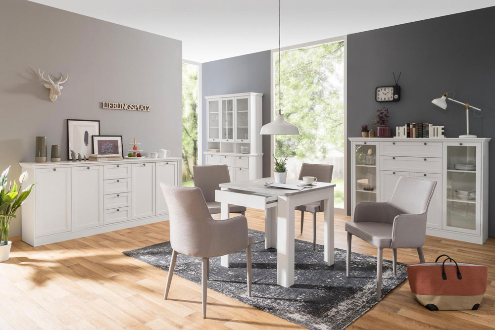 Sala da pranzo in finitura Bianca con Madia, Credenza con Alzata, Madia con vetrinette e Tavolo quadrato