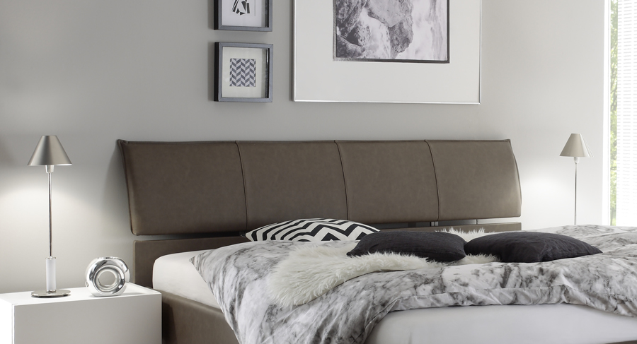 Letto imbottito Titanium in ecopelle Marrone