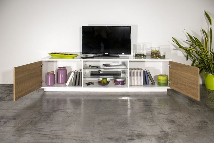 Zona giorno moderna composta da madia alta, porta TV e madia 4 ante 