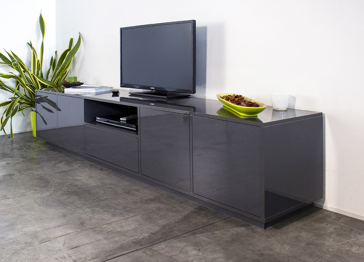 Porta tv laccato lucido antracite con cassetto centrale e quattro ante laterali