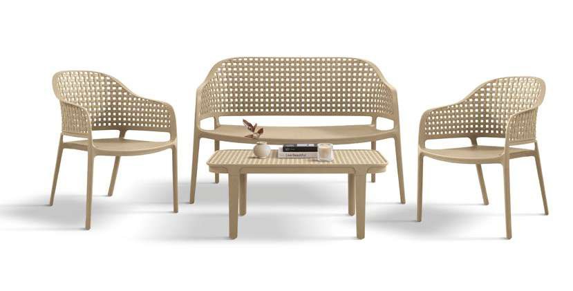 Salottino esterno con poltrone, divanetto e tavolino, disponibile in 3 colori