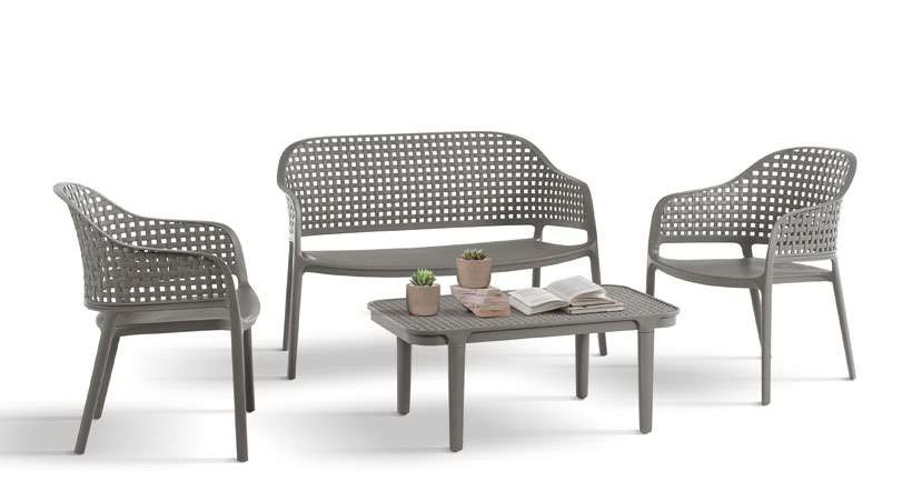 Salottino esterno con poltrone, divanetto e tavolino, disponibile in 3 colori