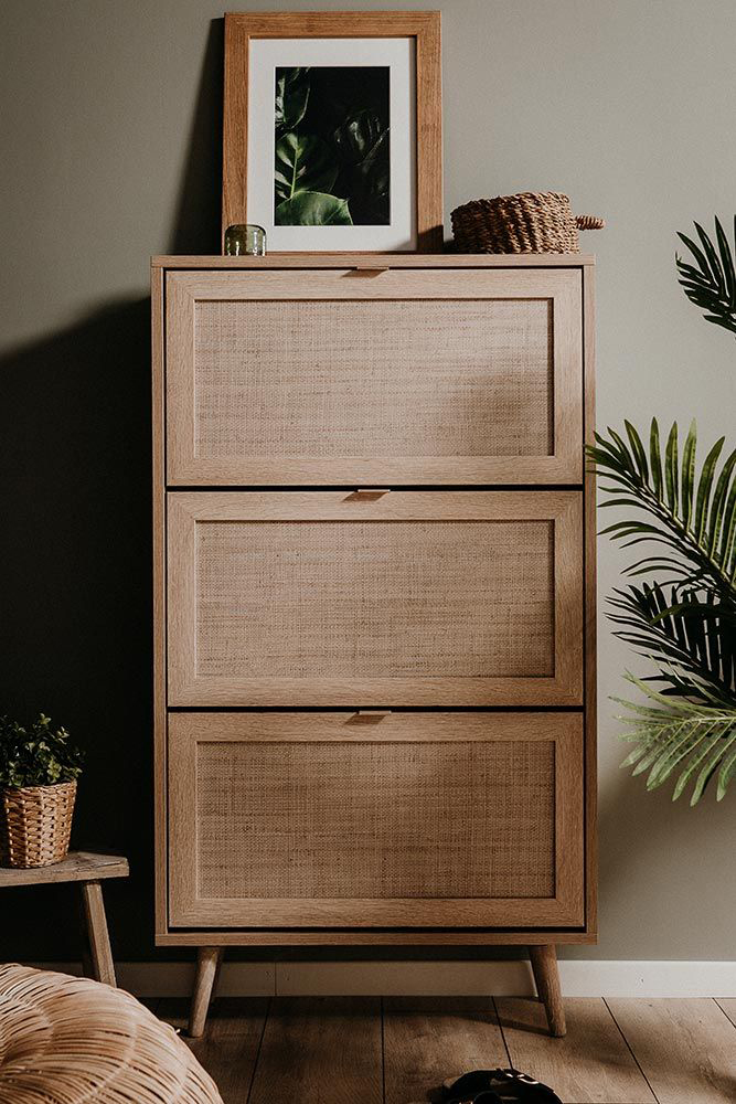 Pratica Scarpiera Kara con 3 cassetti in finitura Quercia e Rafia
