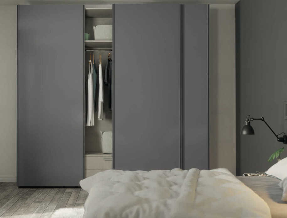 Camera matrimoniale di design in finitura Grigio titanio e Royal oak