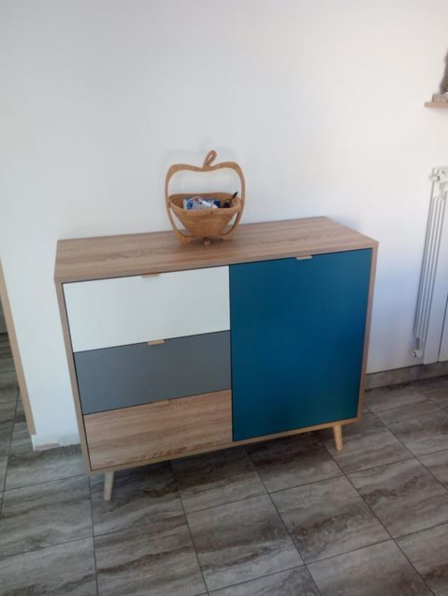 Madia Lavik stile nordico, 1 anta 3 cassetti, finitura Quercia, Bianca, Petrolio e Grigia