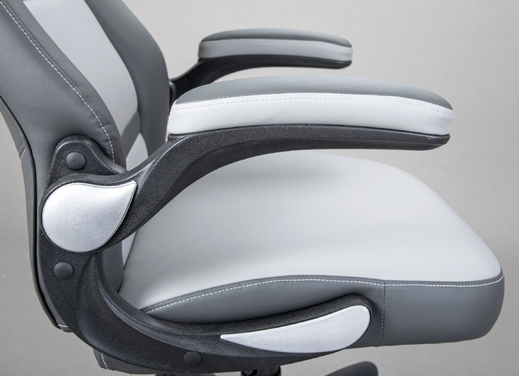 Pratico Poltrona da ufficio con ruote, colore grigio