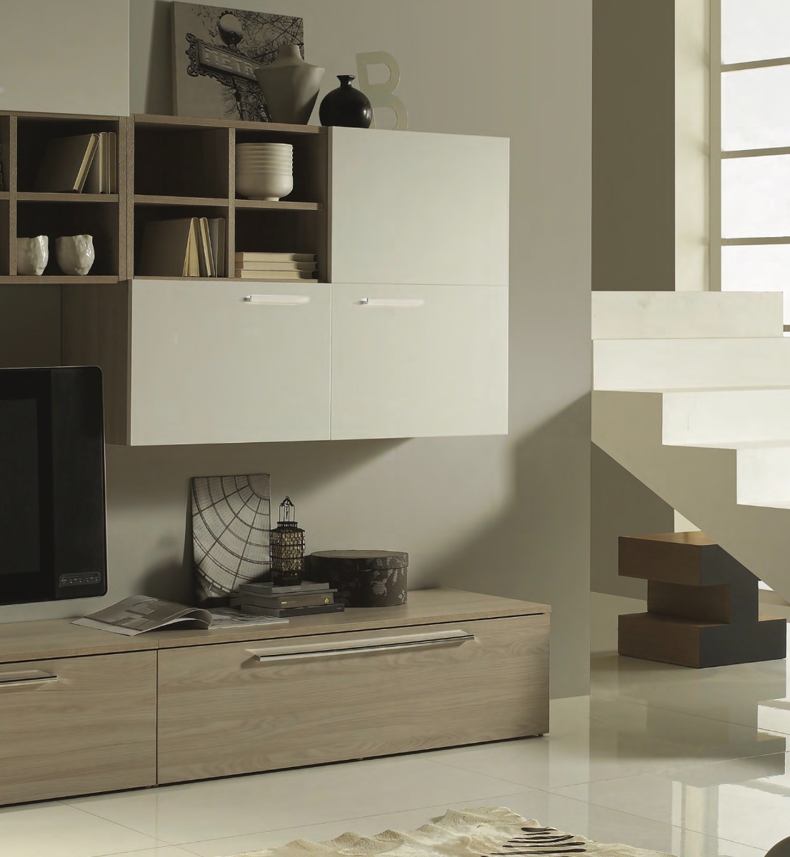 Parete attrezzata finitura Olmo perla, con frontali Bianco seta e libreria