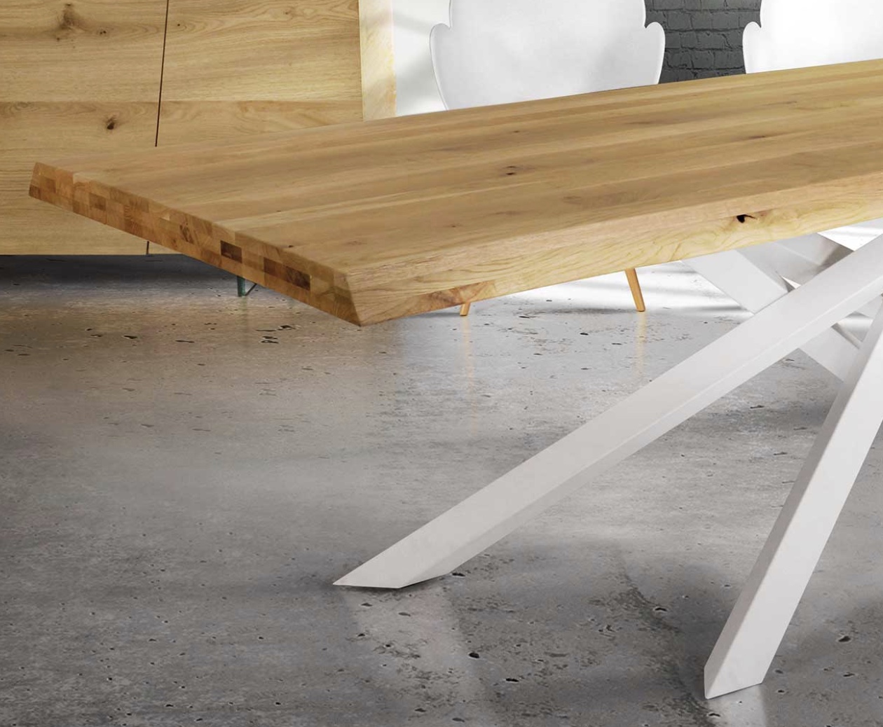 Tavolo massello, fisso con piano rovere nodato, gambe in metallo L.160