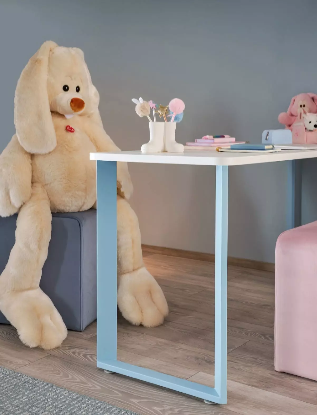 scrivania bianco luce