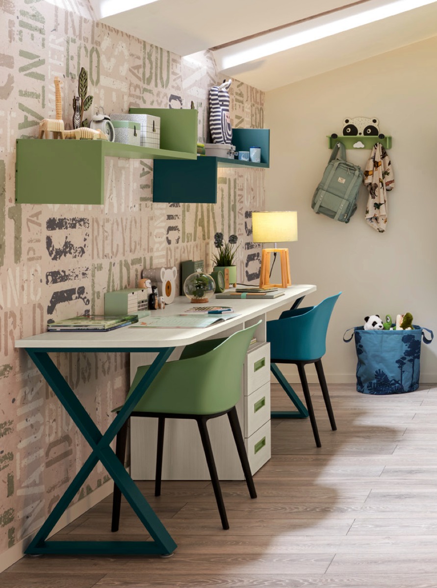 Scrivania con doppia postazione Moretti Compact, finitura Betulla, Flora e Pavone