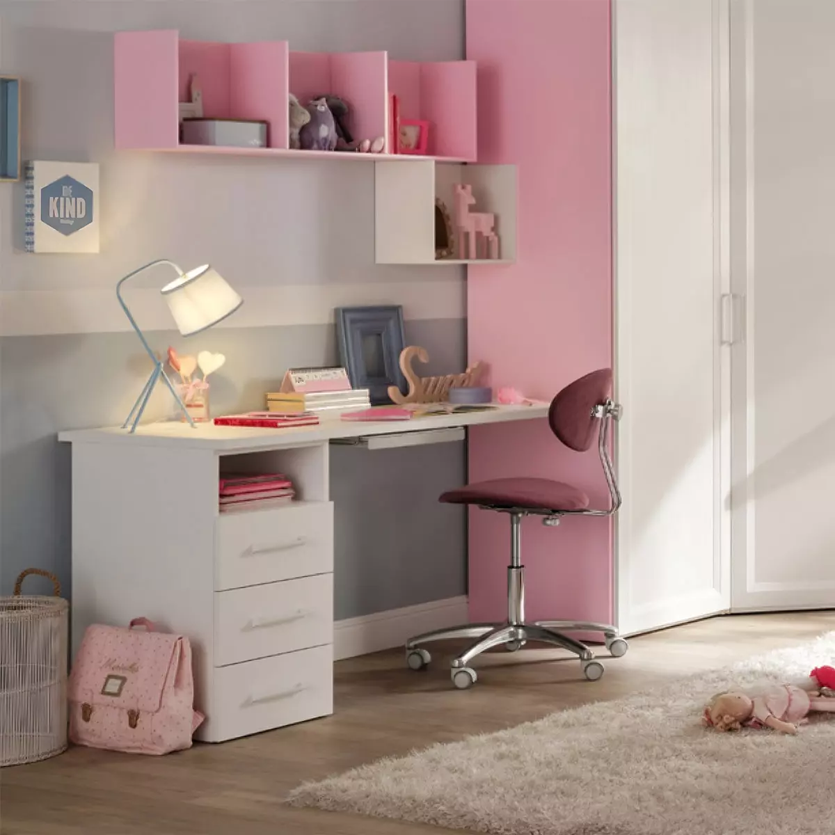 scrivania con cassetti inclusi