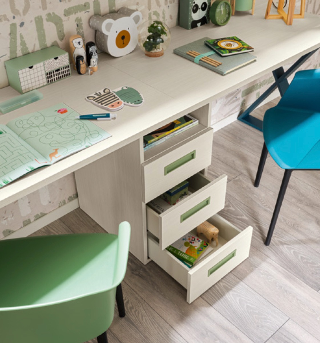 Scrivania con doppia postazione Moretti Compact, finitura Betulla, Flora e Pavone