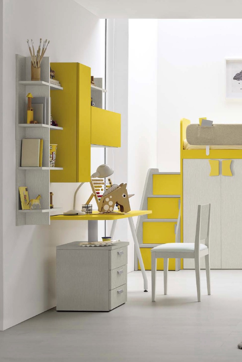 Scrivania con cassettiera, finitura Rovere dorian e Giallo zafferano