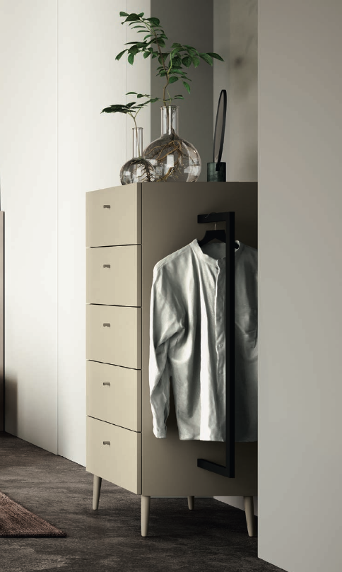 Settimino stile nordico con piedini in legno, finitura Desert