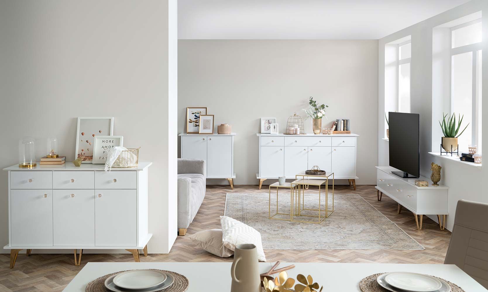 Soggiorno Oslo composto da 3 madie e un porta tv in finitura bianco e oro