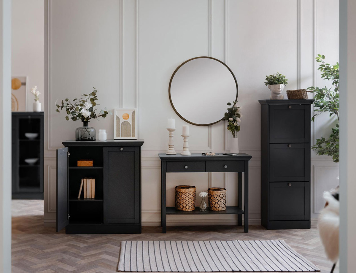 Composizione scandinava per l'ingresso in finitura grigio antracite