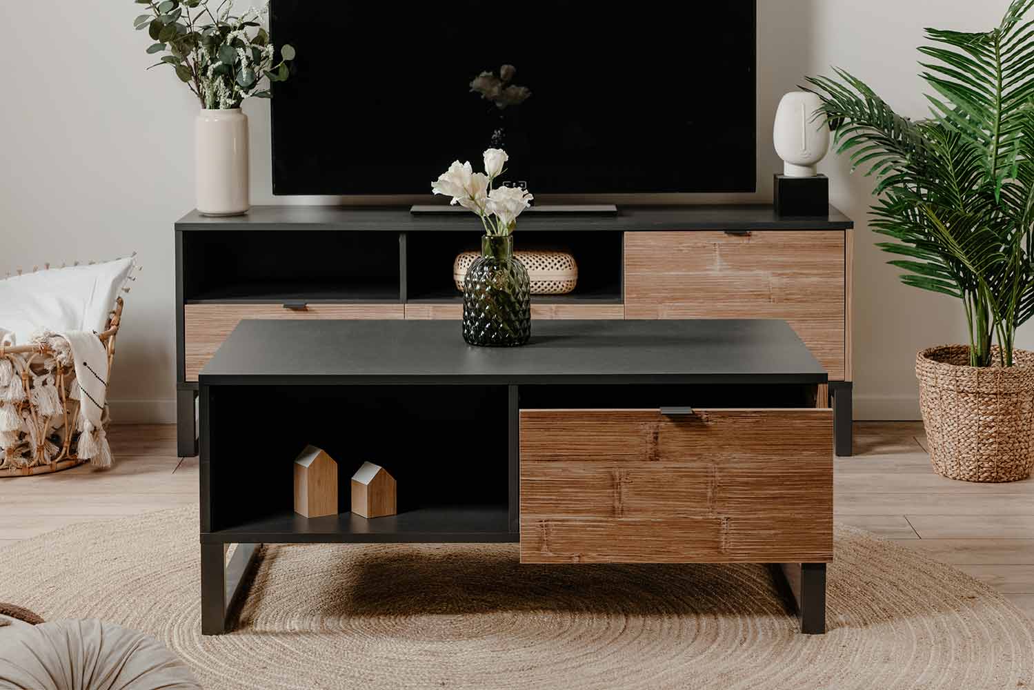 Tavolino scontato per soggiorno nordico in finitura antracite con cassetto bamboo