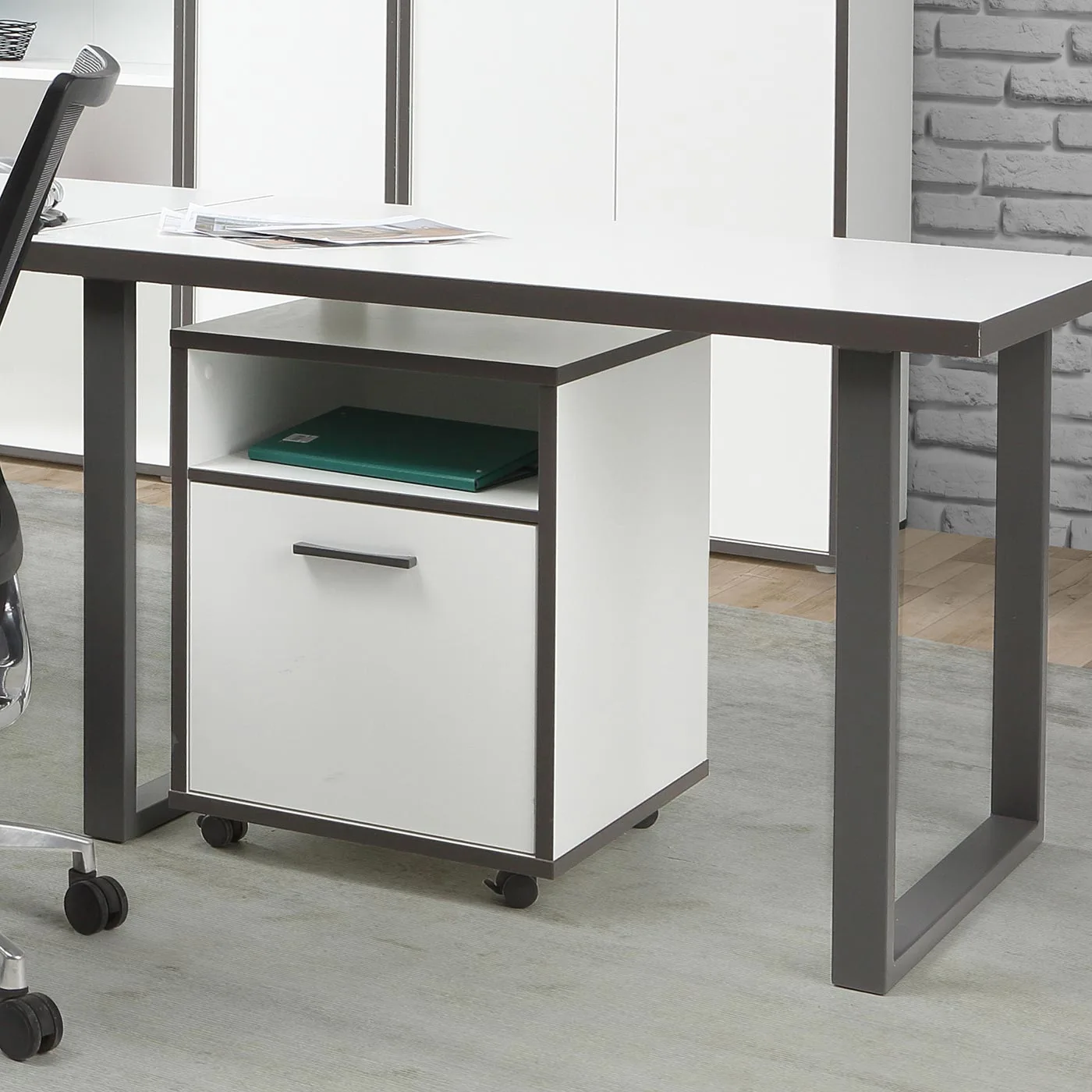 scrivania conveniente