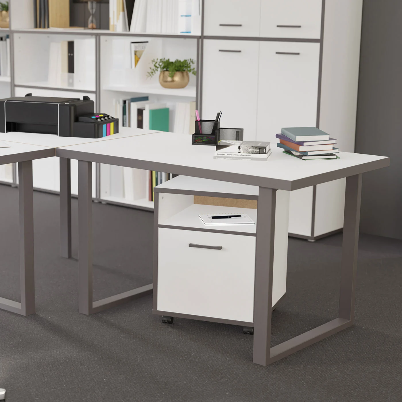 scrivania conveniente