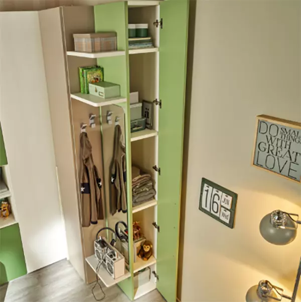 camera con ponte e angolo verde