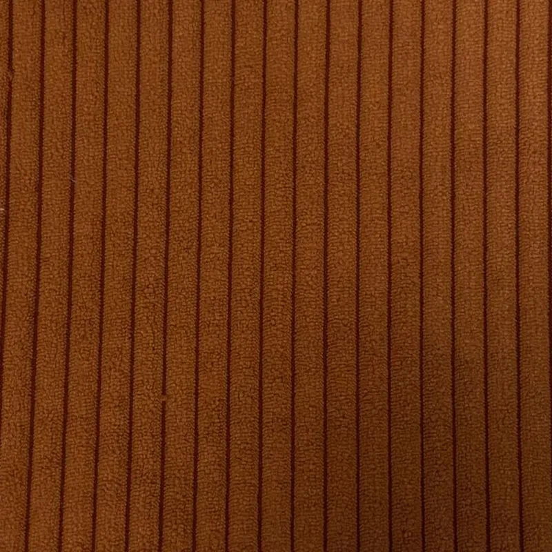 Camera matrimoniale con letto velluto Terracotta, Bronzo e Mercure