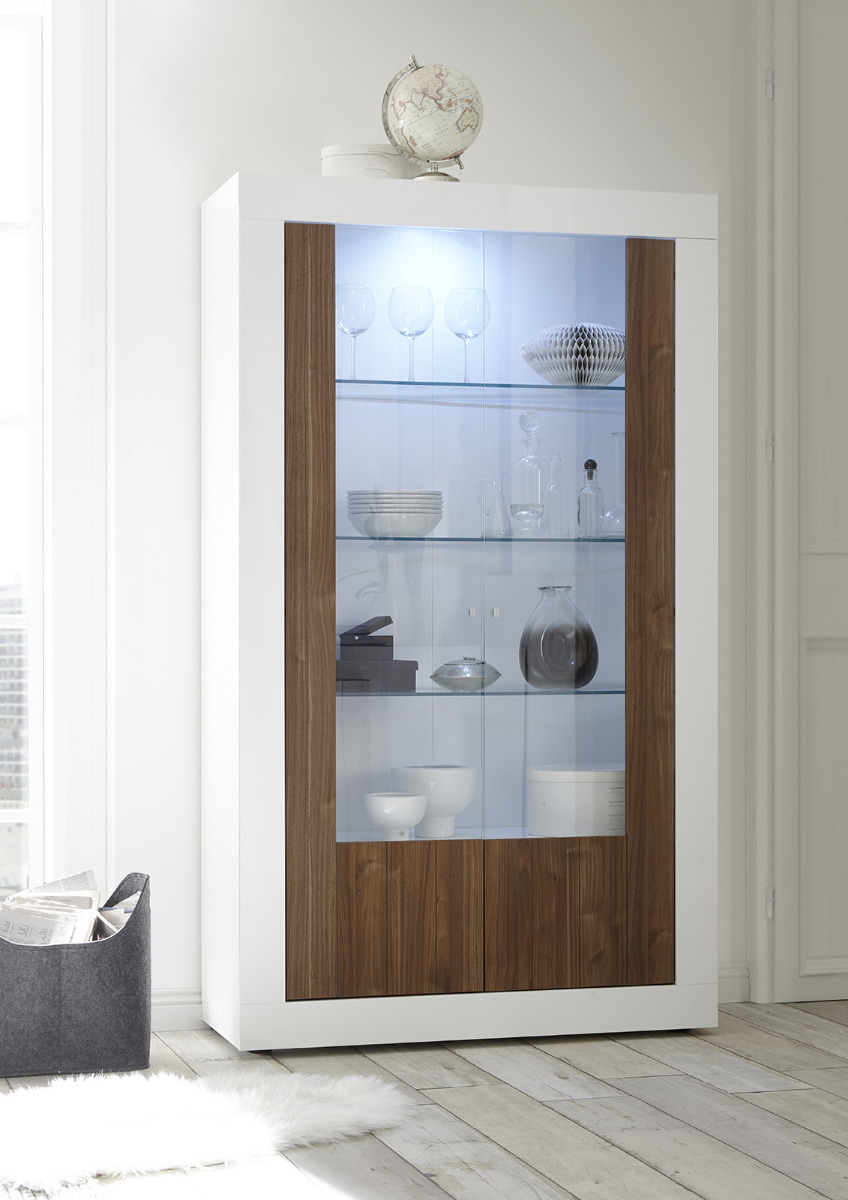 Sala completa di design con Madia, Vetrina e Tavolo allungabile, finitura Bianco Lucido e Noce Dark